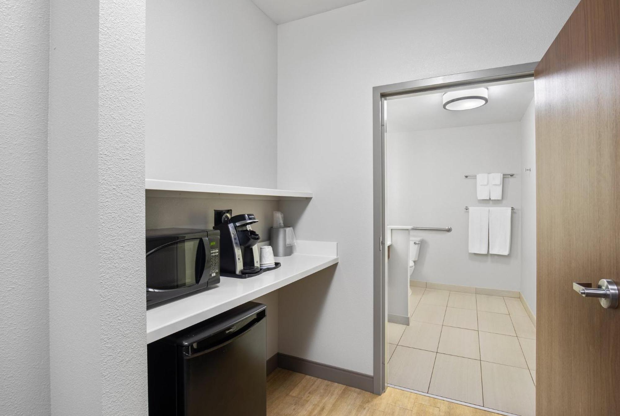 Holiday Inn Express & Suites - Carrollton West By Ihg Dış mekan fotoğraf